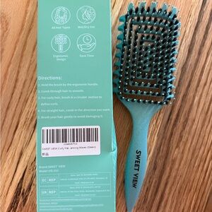 Green Hair Styling Brush